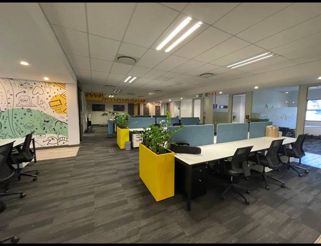 2,095M² OFFICE TO LET IN BRYANSTON